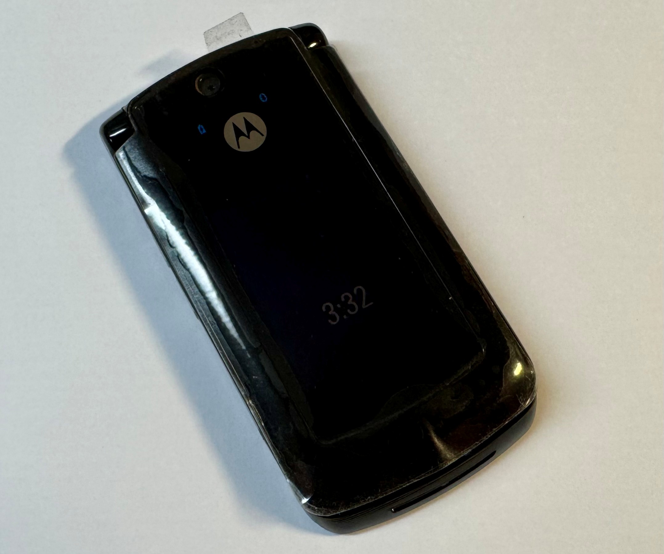 Motorola RAZR2 V8 2GB Klapp-Handy Unlocked Quad-Band Mobile Phone Kamera WAP wie Neu