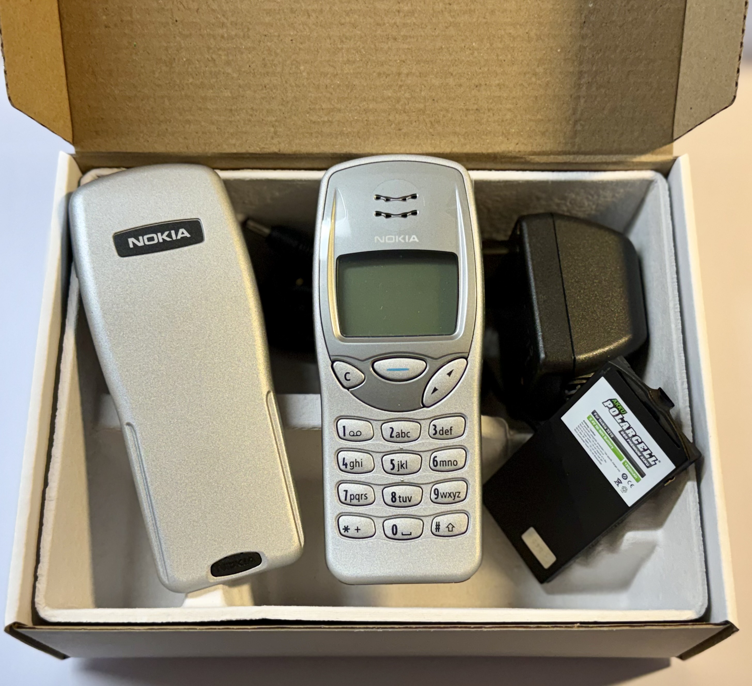 Nokia 3210 NSE-8 Tasten-Handy Retro Classic Mobile Phone Dual-Band wie Neu