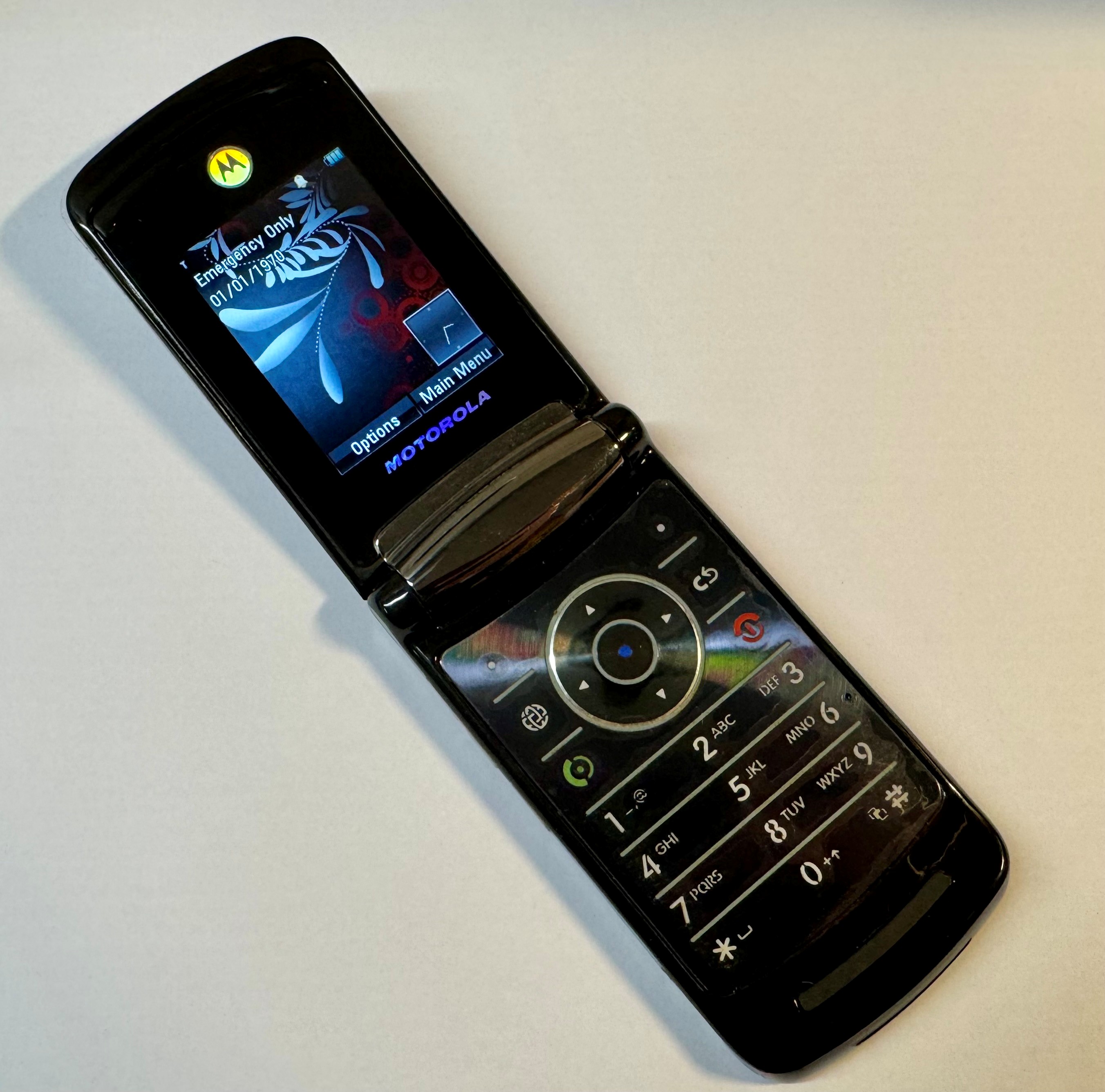 Motorola RAZR2 V8 2GB Klapp-Handy Unlocked Quad-Band Mobile Phone Kamera WAP wie Neu