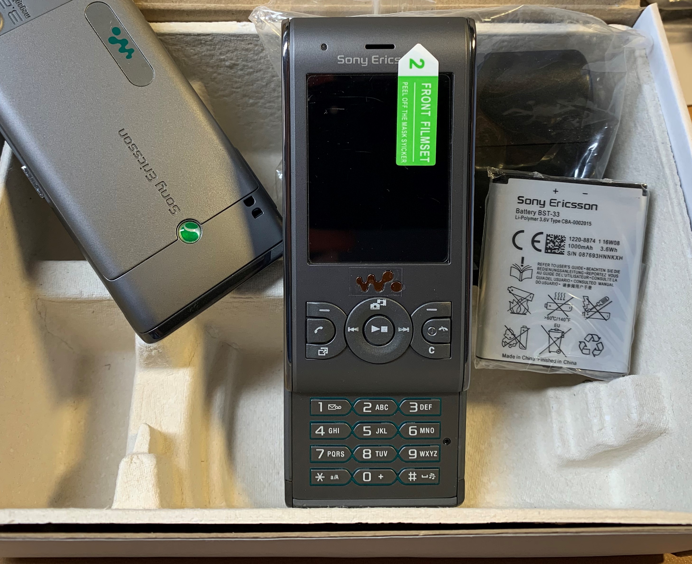 Sony Ericsson W595 Slider-Handy (Bluetooth, 3.2MP Kamera, MP3 Walkman, UKW-Radio, Tasten) wie Neu