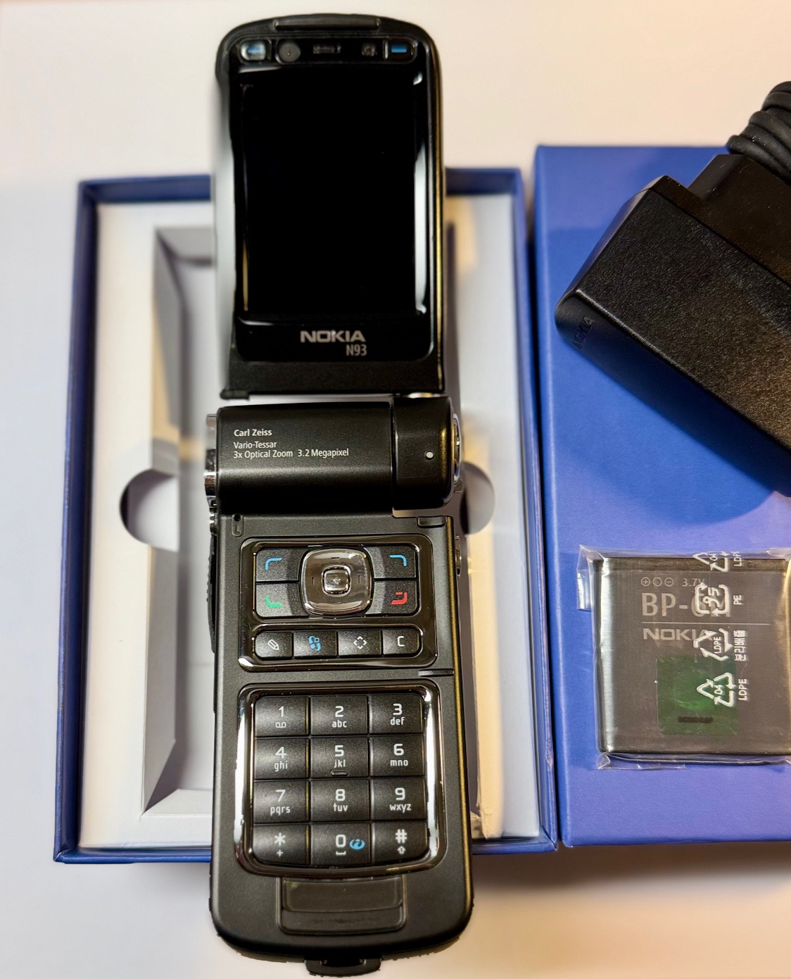 Nokia N93-1 Klapp-Handy Carl Zeiss Kamera Bluetooth UMTS WLAN simlockfrei