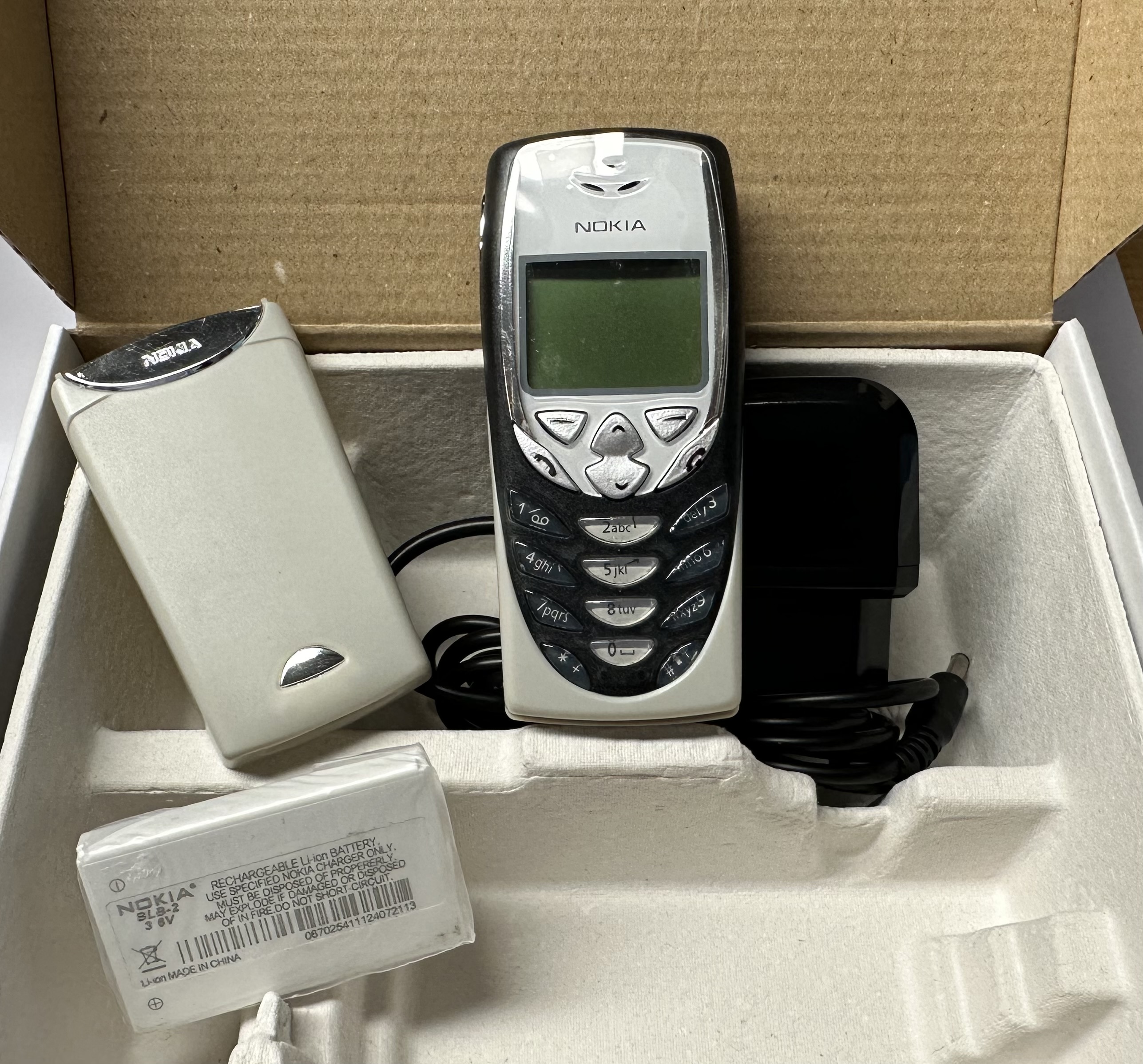 Nokia 8310 NHM-7 Retro Tasten-Handy GSM Dual-Band Unlocked Infrarot WAP HSCSD wie Neu